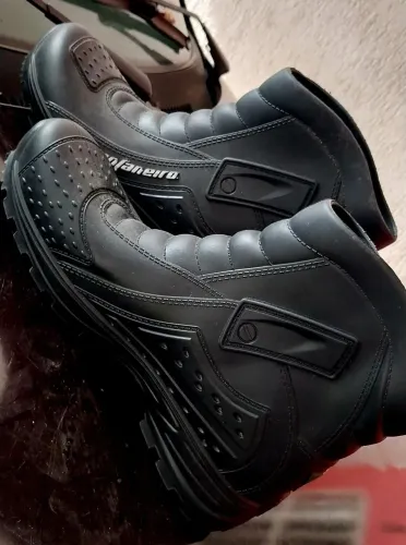 Bota p Motoqueiro Pantaneira zerada de chuva 41/42
