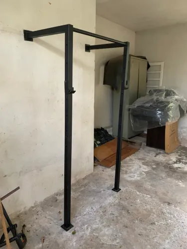 Hack de agachamento + Barra fixa 
