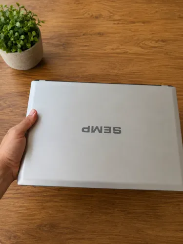 Notebook para retirada de peças