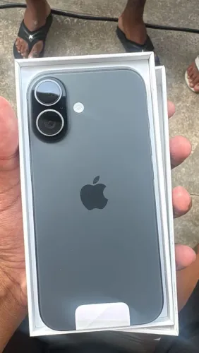 iPhone 17 normal branco