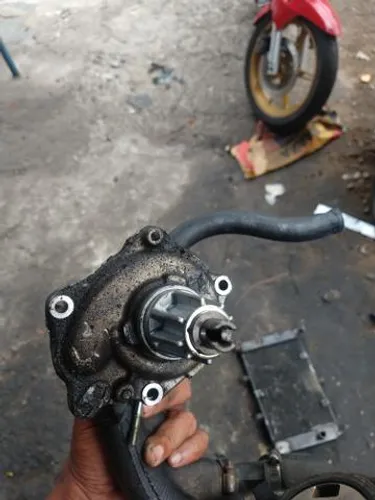 Bomba de água da Hornet 2008 em diante