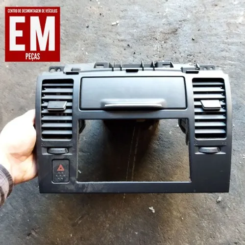 Moldura central do rádio Nissan Tiida
