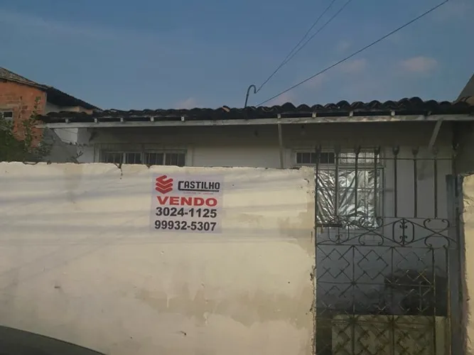 Vendo 1 terreno com 8 Casas no São Conrado Px a Avenida Heracliton Rolemberg