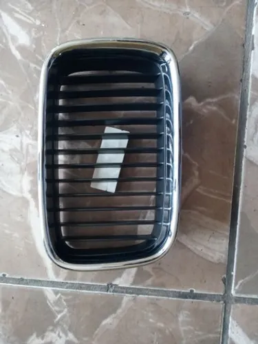 Grade dianteira bmw série 3 