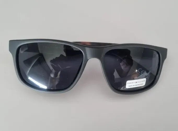 Óculos Tommy Hilfiger Unissex Quadrado