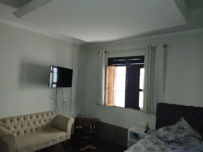 Casa à venda em Vitória da Conquista com 3/4 e duas suítes.