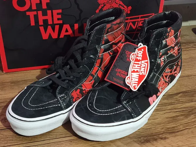 VANS SK8-HI EDIÇÃO LIMITADA STRANGER THINGS