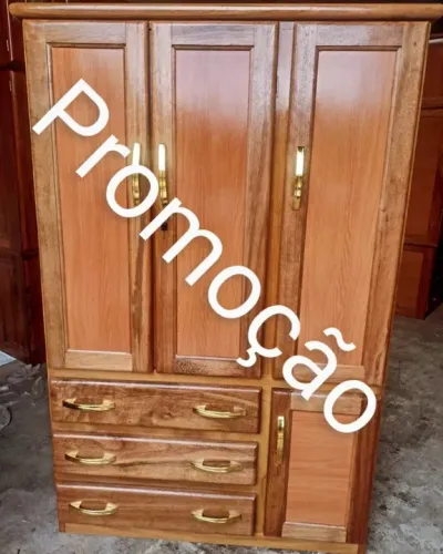 Guarda-Roupa de Madeira Maciça - Novo