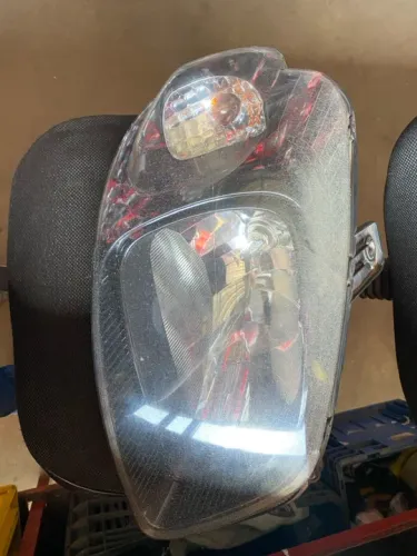 Farol Direito Fiat Uno 2010 A 2014 Original