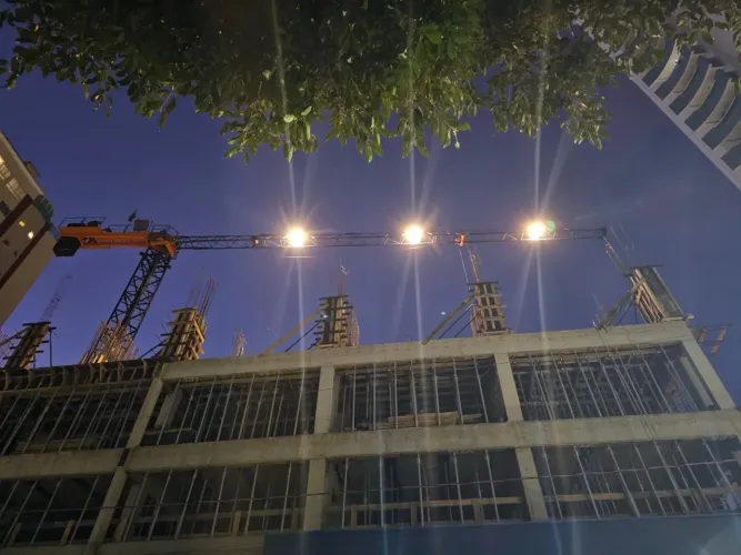 Locação e venda, Grua 1040 Lança 40M 1000KG
