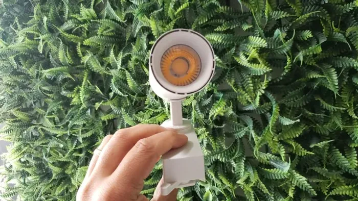 Spot branco Led 7w 3000k branco quente P/ Trilho Eletrificado