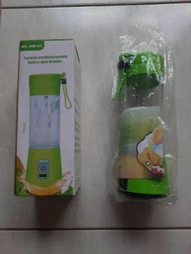 Vendo mini liquidificador recarregável.