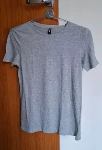 Camiseta Cinza Tamanho P (Nova)