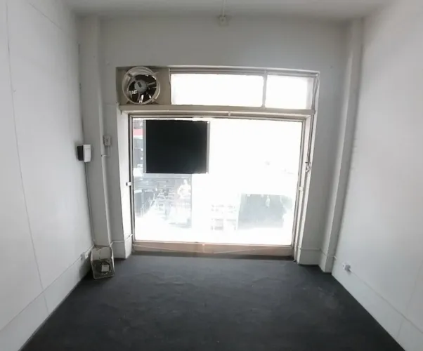 7 de Abril conjunto sala comercial pequena e barata perto do metro Republica Anhangabaú Sé