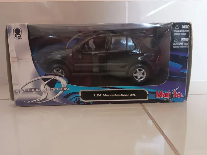 Miniatura mercedes benz ML maisto 1:24