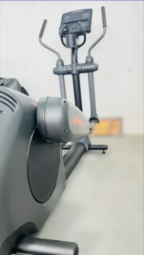 Elíptico Life Fitness - Seminovo