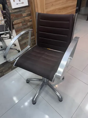 Cadeira hidráulica reclinável Semi nova