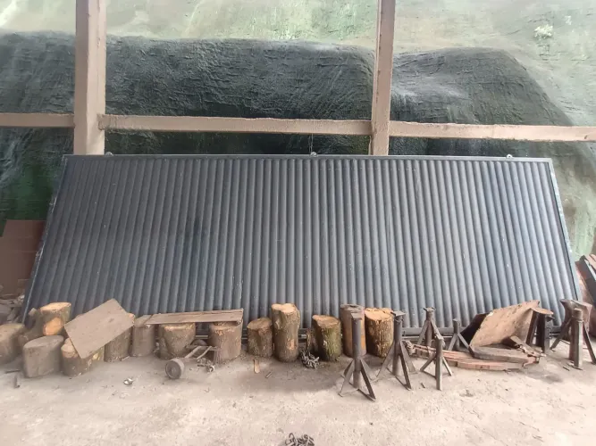 Portão de chapa lambril