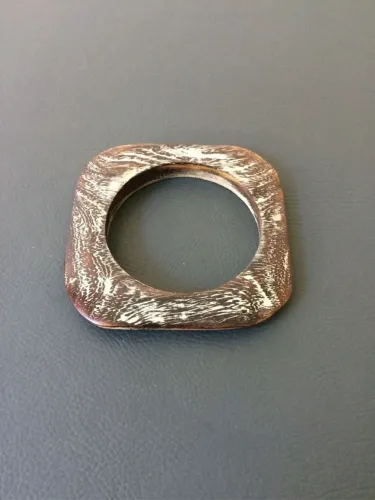 Pulseira em madeira