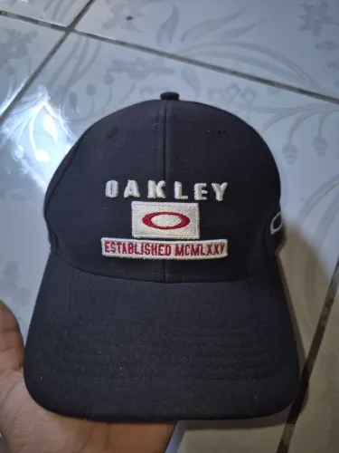 Boné Oakley 