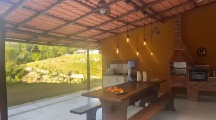 VENDO SÍTIO INCRÍVEL EM DOMINGOS MARTINS - PORTEIRA FECHADA!