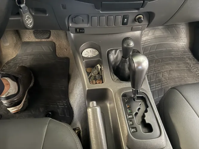 Toyota Hilux CD SRV D4-d 4X4 3.0 TDI Diesel AUT 2013