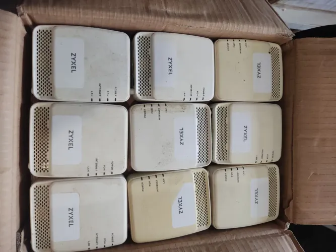 Kit ONU zyxel 132 pecas , 30 com fonte e 102 sem fonte 