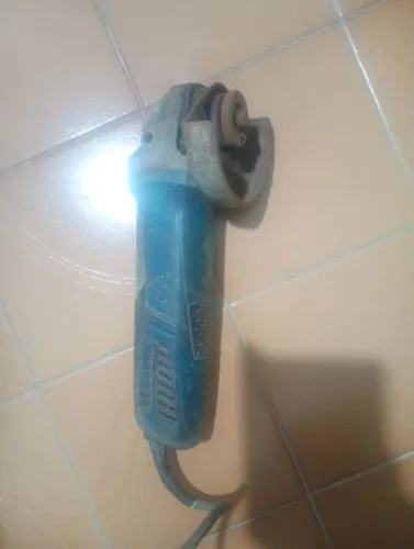 Esmerilhadeira de 4" bosh