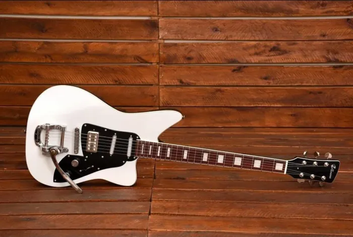 Guitarra R. Almino - Duesenberg Paloma branca 