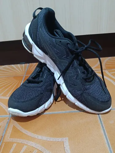 Tênis Asics 