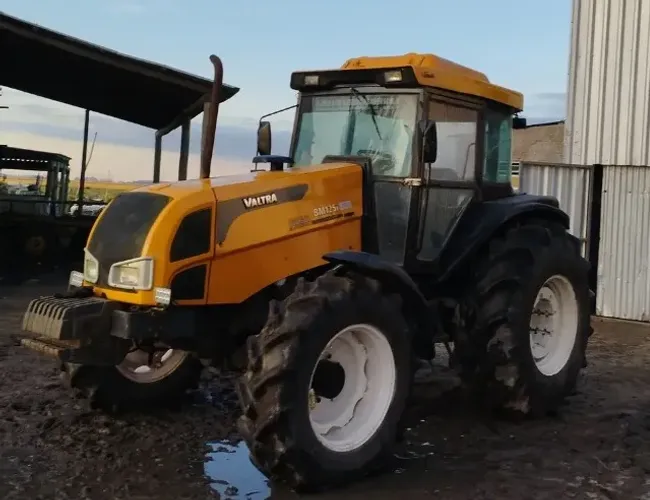 Trator Valtra Bm125 2016.