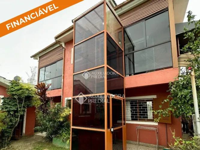 CASA COM LOFTS ANEXOS A LAGOA E O MAR - BARRA DE IBIRAQUERA, IMBITUBA/SC