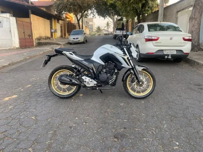 YAMAHA FZ25 FAZER 2025