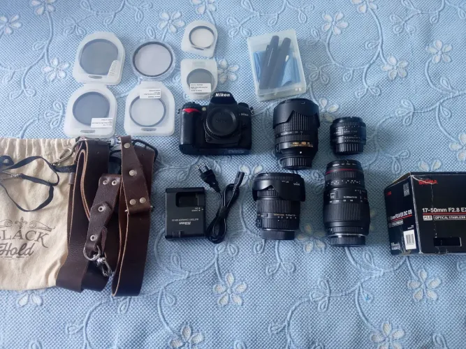 Câmera Fotográfica Nikon D7000, Lentes e Acessórios (LER DESCRIÇÃO)