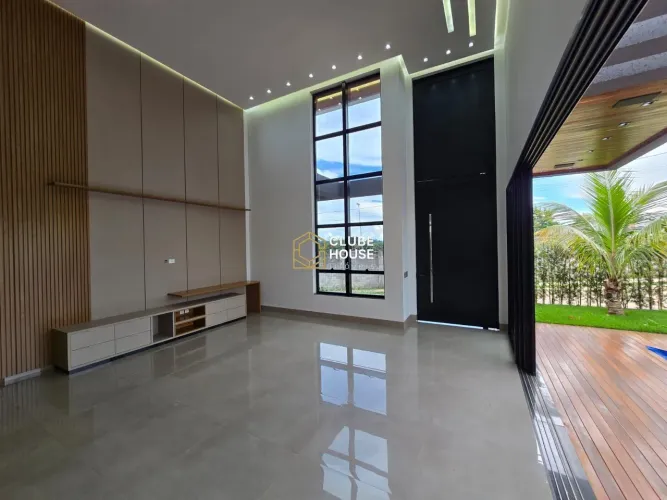 Casa de esquina com 4 suítes e planejados - Condomínio Residencial Grand Trianon