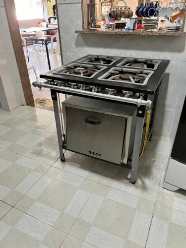 Fogão Industrial 4 bocas 30X30 com Forno