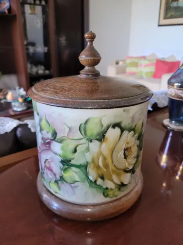 Potiche de Porcelana Pintado a Mão