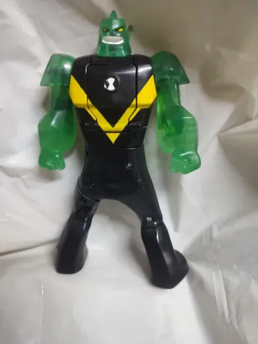 Boneco Ben 10 - transformavel vira diamante (usado)