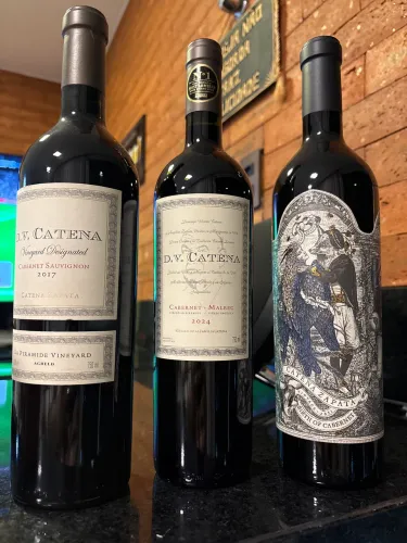 Lote de 3 vinho catena zapata cabernet malbec