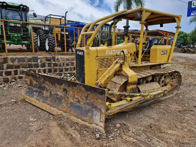 Trator de Esteiras Fiatallis AD7B Ano 1978 motor mwm x10 6 cilindros 