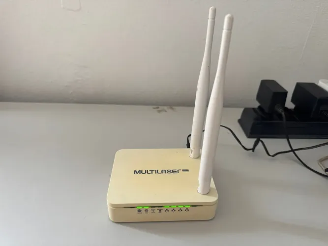 Roteador Multilaser RE172 - Wireless N 300?Mbps - 2 Antenas - Fácil de Configurar