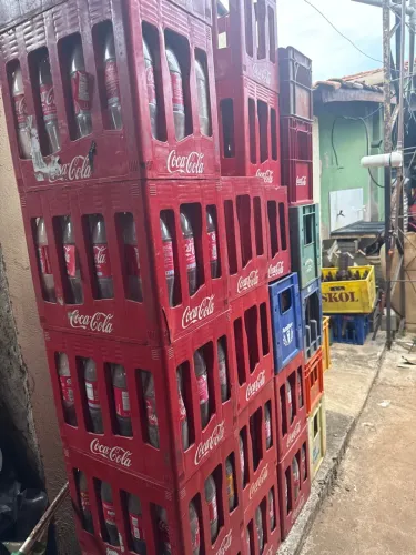 Caixas de Coca-Cola 2 litros Retornável