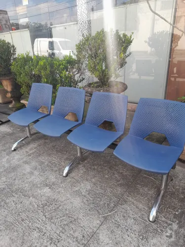 Cadeira para esperar 5 lugares- Semi nova