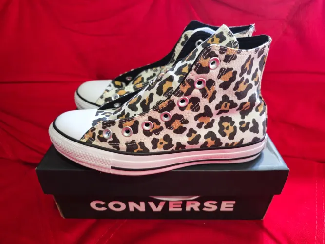 Chuck Taylor All Star Animal Print Cano Alto