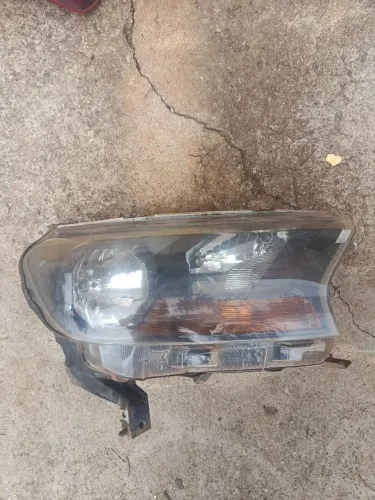 Farol lado passageiro ranger 2.2 XLS 2016 a 2023