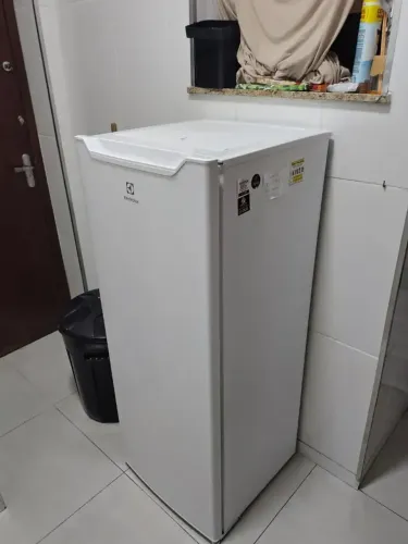 (Oportunidade) Geladeira Electrolux 213L - 3 meses de uso