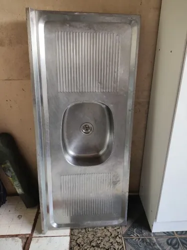 Pia inox tá cozinha 