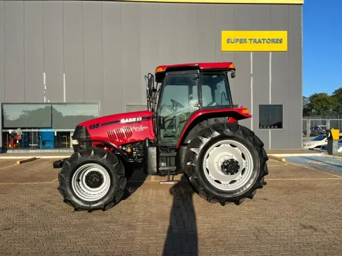 Trator CASE IH Maxxum 135