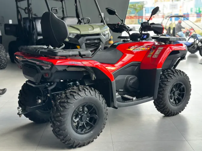Quadriciclo Cforce 520 2025