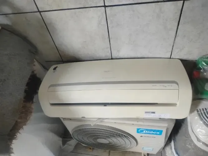 Vendo ar condicionado Midea inverter 12.000 BTUs já com a instalação inclusa no valor